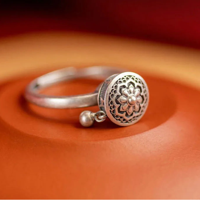 Aveline Collection