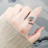 Amaris stress ring on hand - timeless fidget band