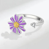 Ariya fidget band on finger - refined stress jewelry