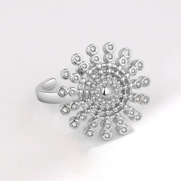 Azura stress relief ring lifestyle - premium fidget jewelry