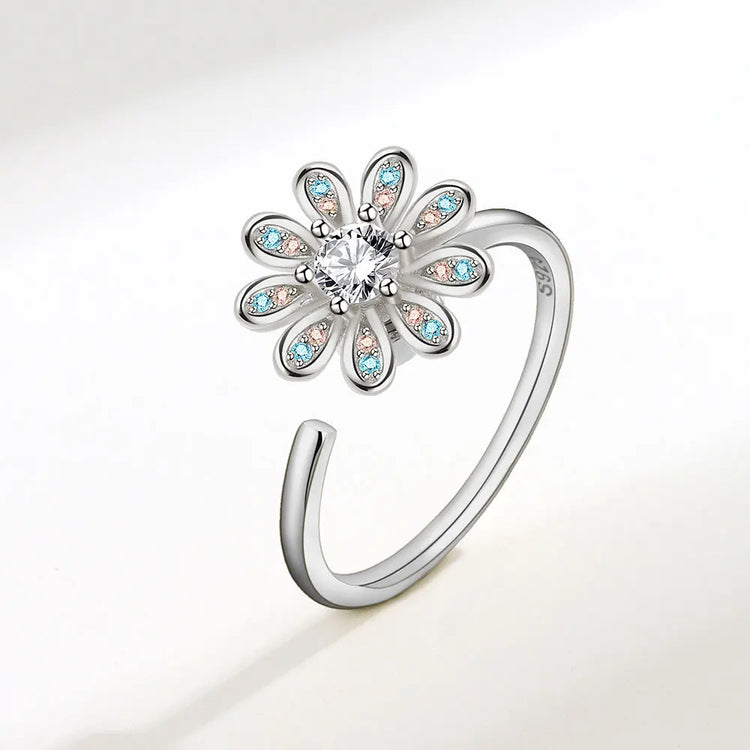 Aurelia stress relief ring close-up - radiant fidget jewelry