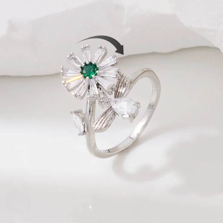 Avelora stress relief ring close-up - elegant fidget jewelry