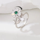 Avelora stress relief ring close-up - elegant fidget jewelry