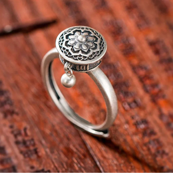 Aveline Collection