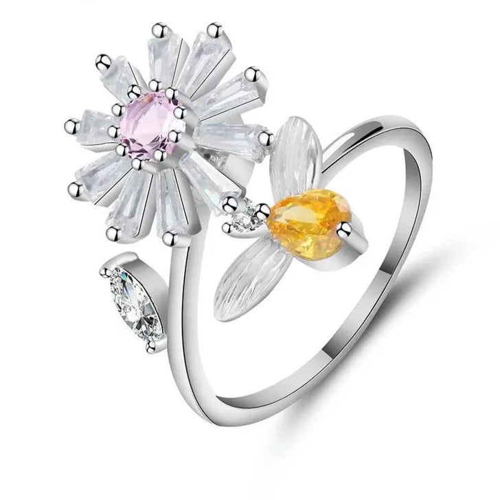 Avelora fidget ring lifestyle shot - sophisticated stress relief